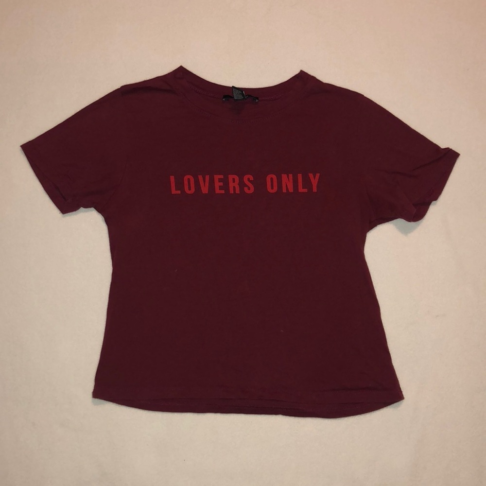 FOREVER 21 MAROON T SHIRT